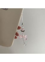 Stylishly designed necklace that attaches to the phone, with a plastic part to secure it to the phone - Image 4